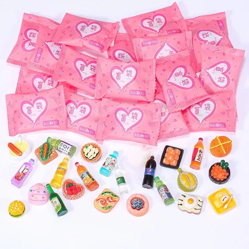-Random Style Bag Miniature Fo - Food Drink Snacks recension och pris